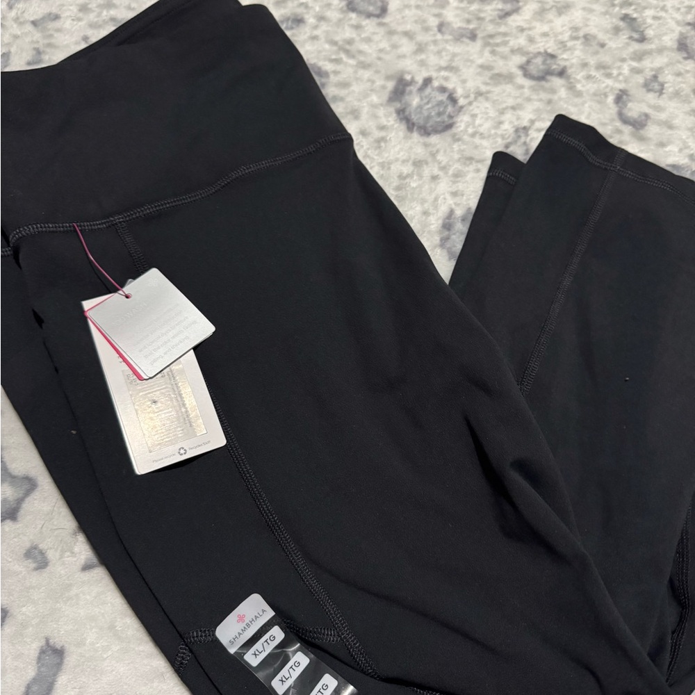 Women's Black Capri Leggings with Pockets